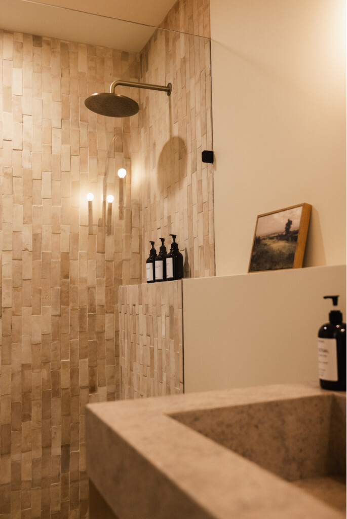 hall_bathroom_1