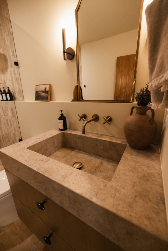 hall_bathroom_2